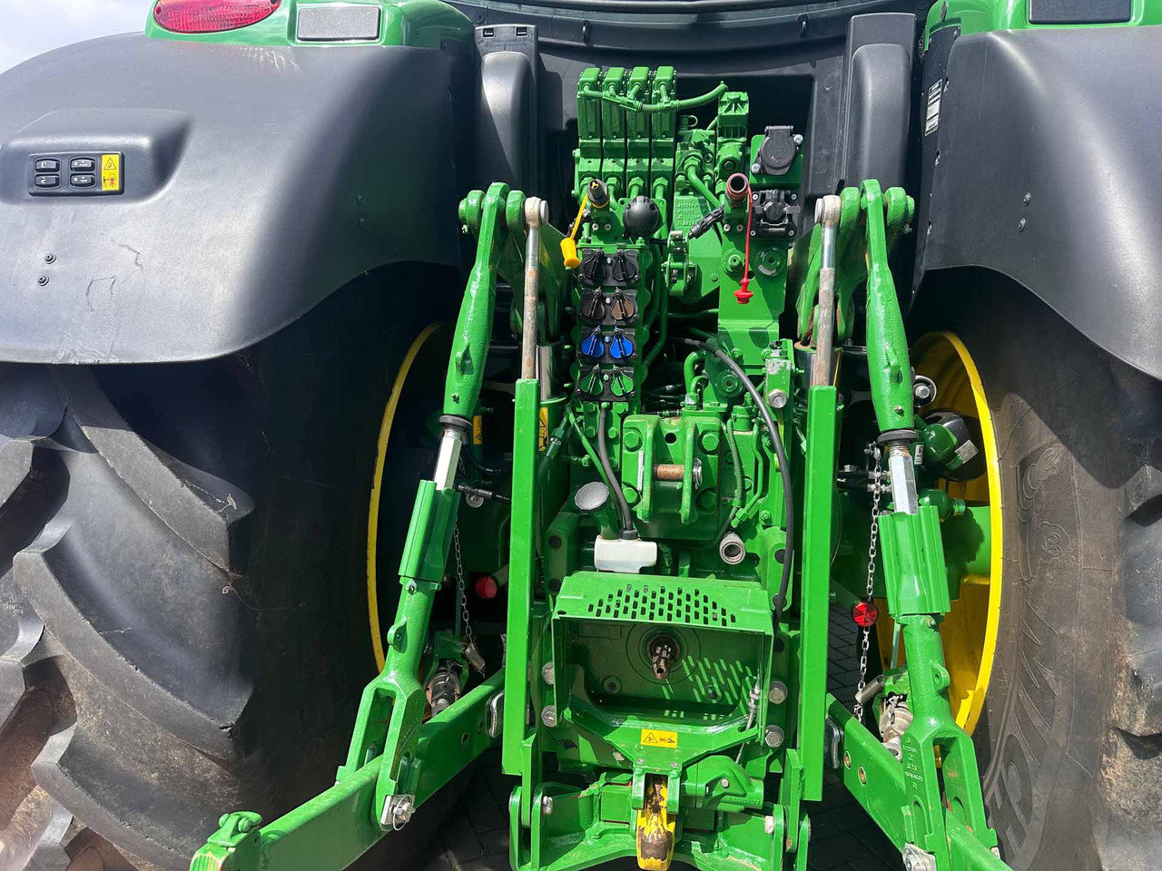 John Deere 6R 215 - Traktor: gambar 3 John Deere 6R 215 - Traktor: gambar 3