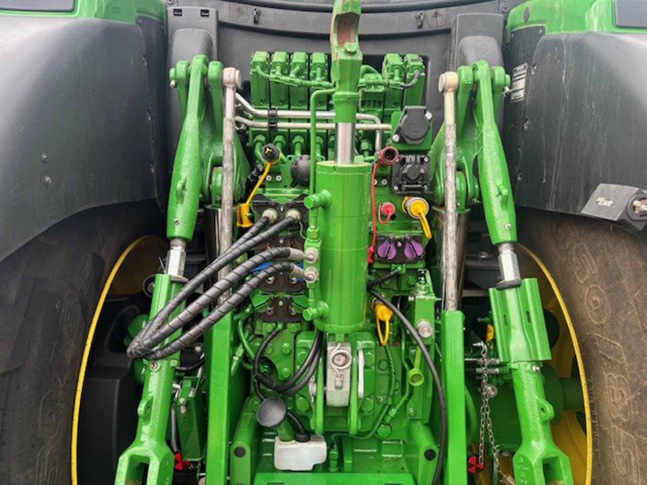 John Deere 6R 215 - Traktor: gambar 5 John Deere 6R 215 - Traktor: gambar 5