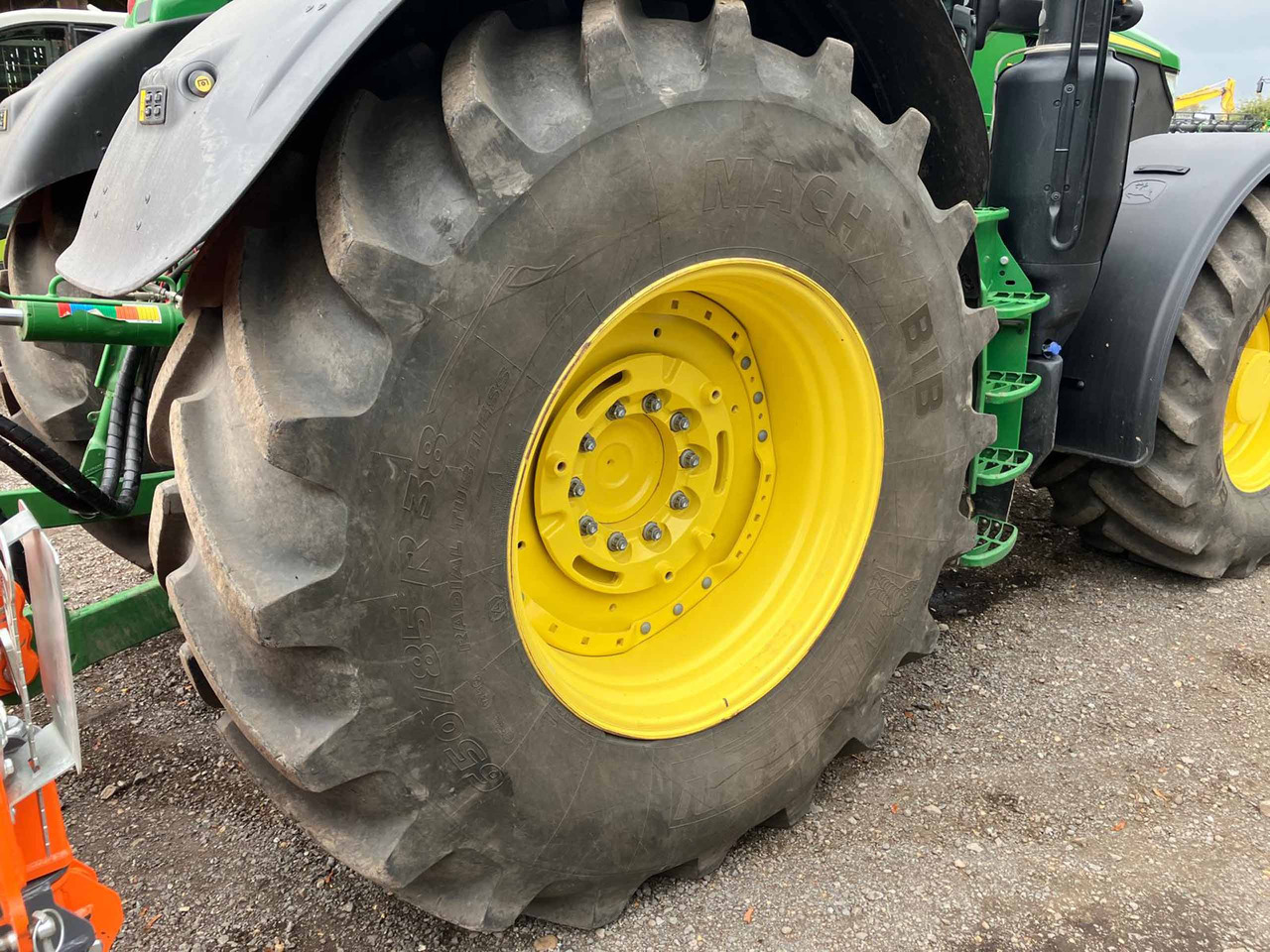John Deere 6R 215 - Traktor: gambar 5 John Deere 6R 215 - Traktor: gambar 5