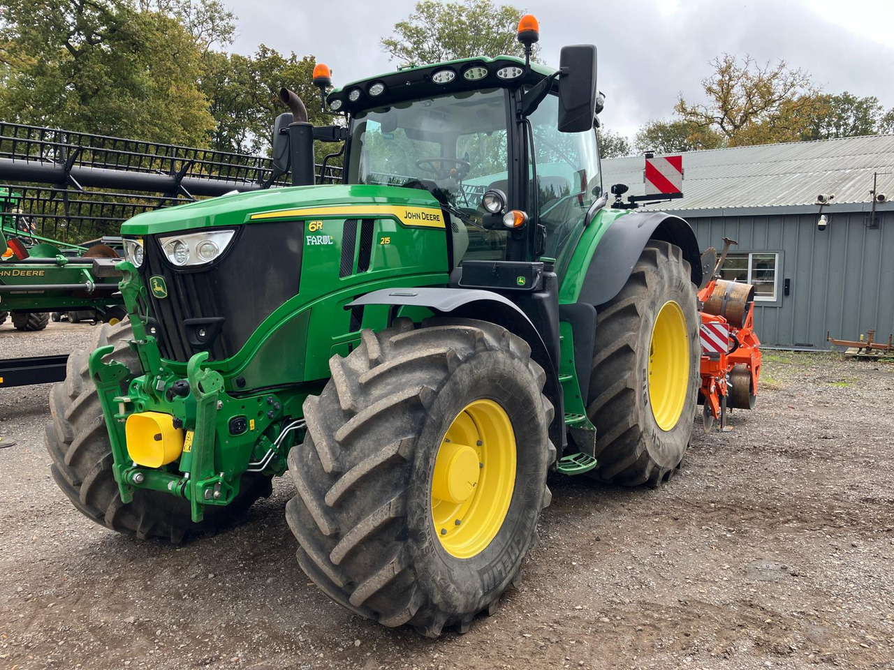 John Deere 6R 215 - Traktor: gambar 1 John Deere 6R 215 - Traktor: gambar 1