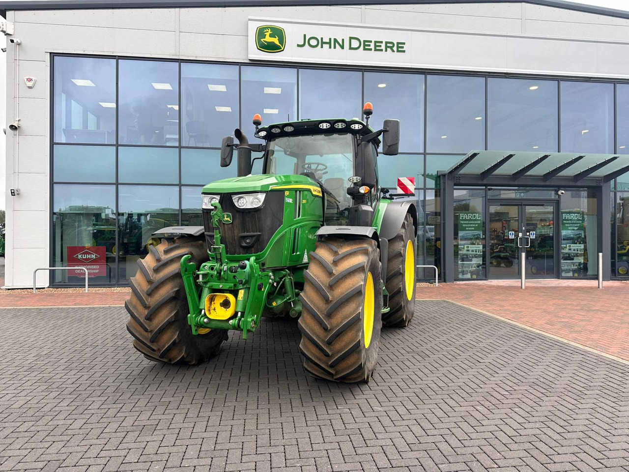 John Deere 6R 250 - Traktor: gambar 4 John Deere 6R 250 - Traktor: gambar 4