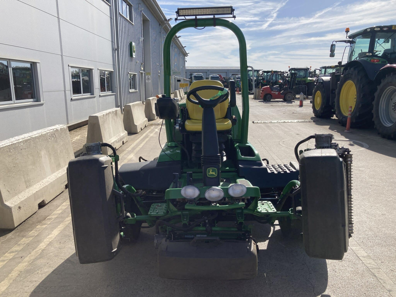 Mesin pemotong rumput John Deere 7500AE Fairway Mower: gambar 8