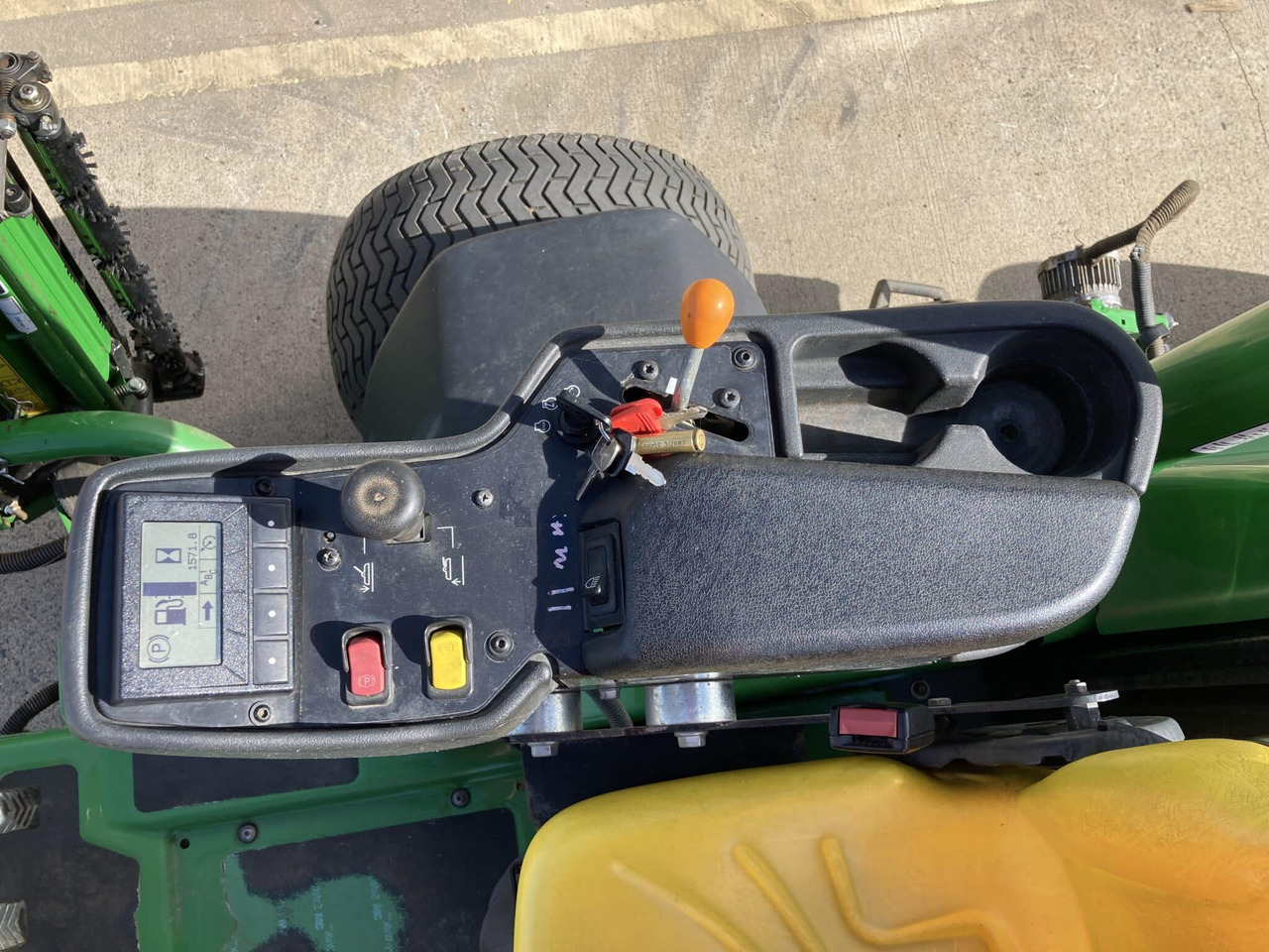 Mesin pemotong rumput John Deere 7500AE Fairway Mower: gambar 10