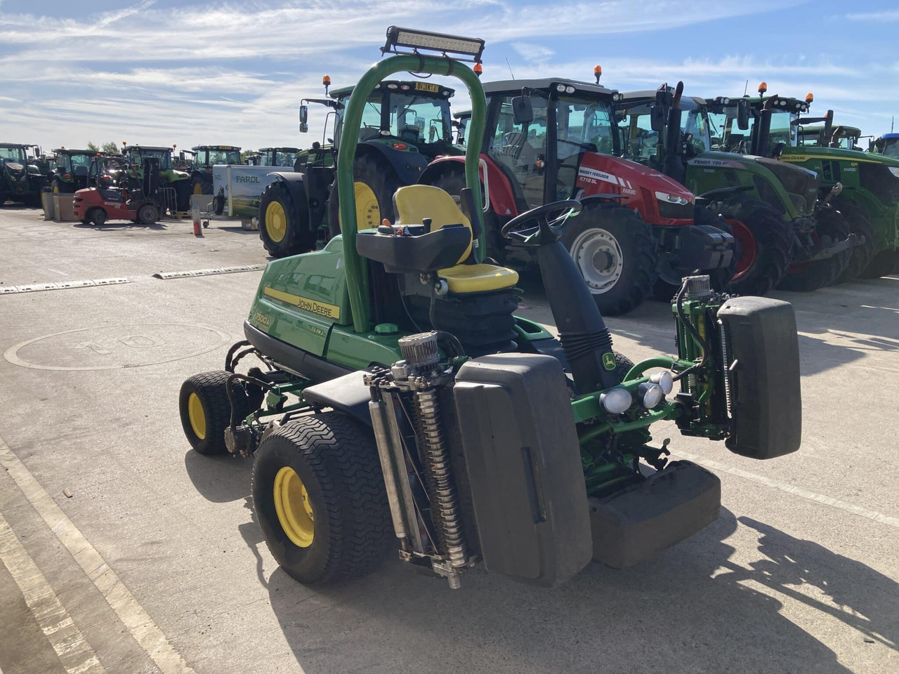 Mesin pemotong rumput John Deere 7500AE Fairway Mower: gambar 7