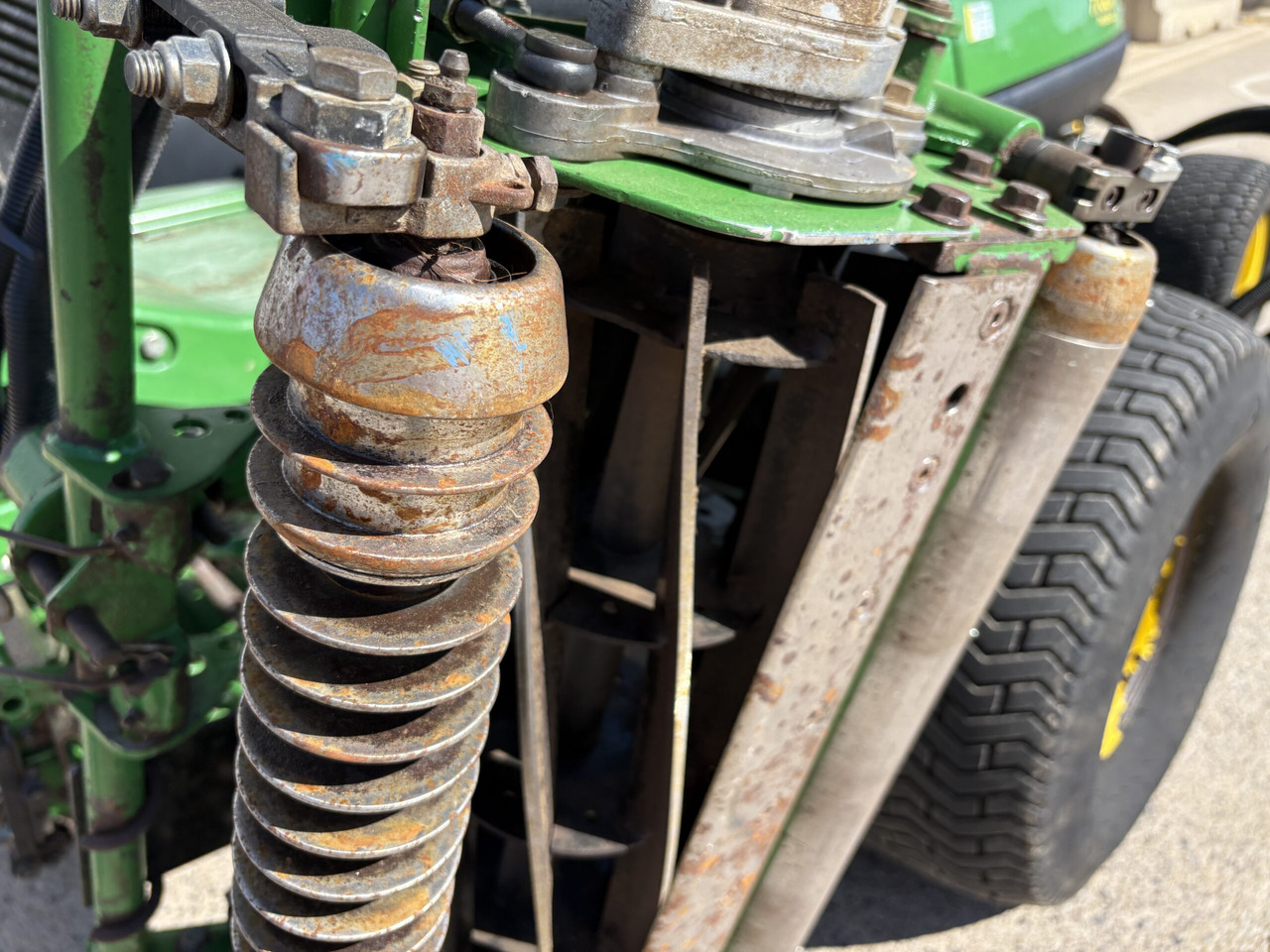 Mesin pemotong rumput John Deere 7700A Fairway Mower: gambar 7