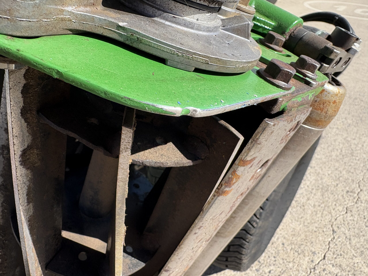 Mesin pemotong rumput John Deere 7700A Fairway Mower: gambar 8
