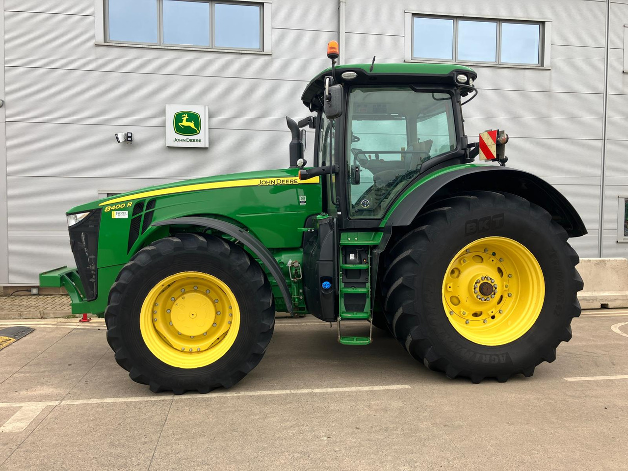 John Deere 8400R - Traktor: gambar 2 John Deere 8400R - Traktor: gambar 2