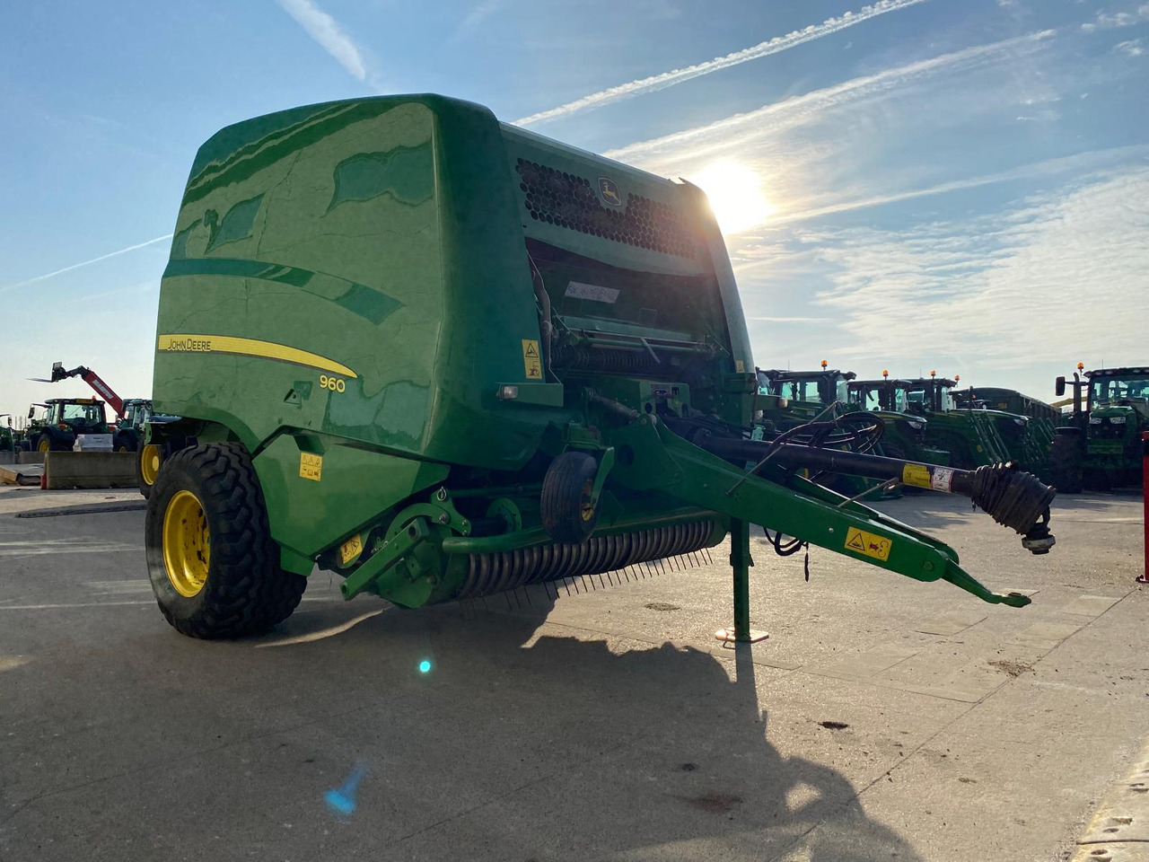 John Deere 960 - Peralatan untuk pembuatan jerami: gambar 1 John Deere 960 - Peralatan untuk pembuatan jerami: gambar 1