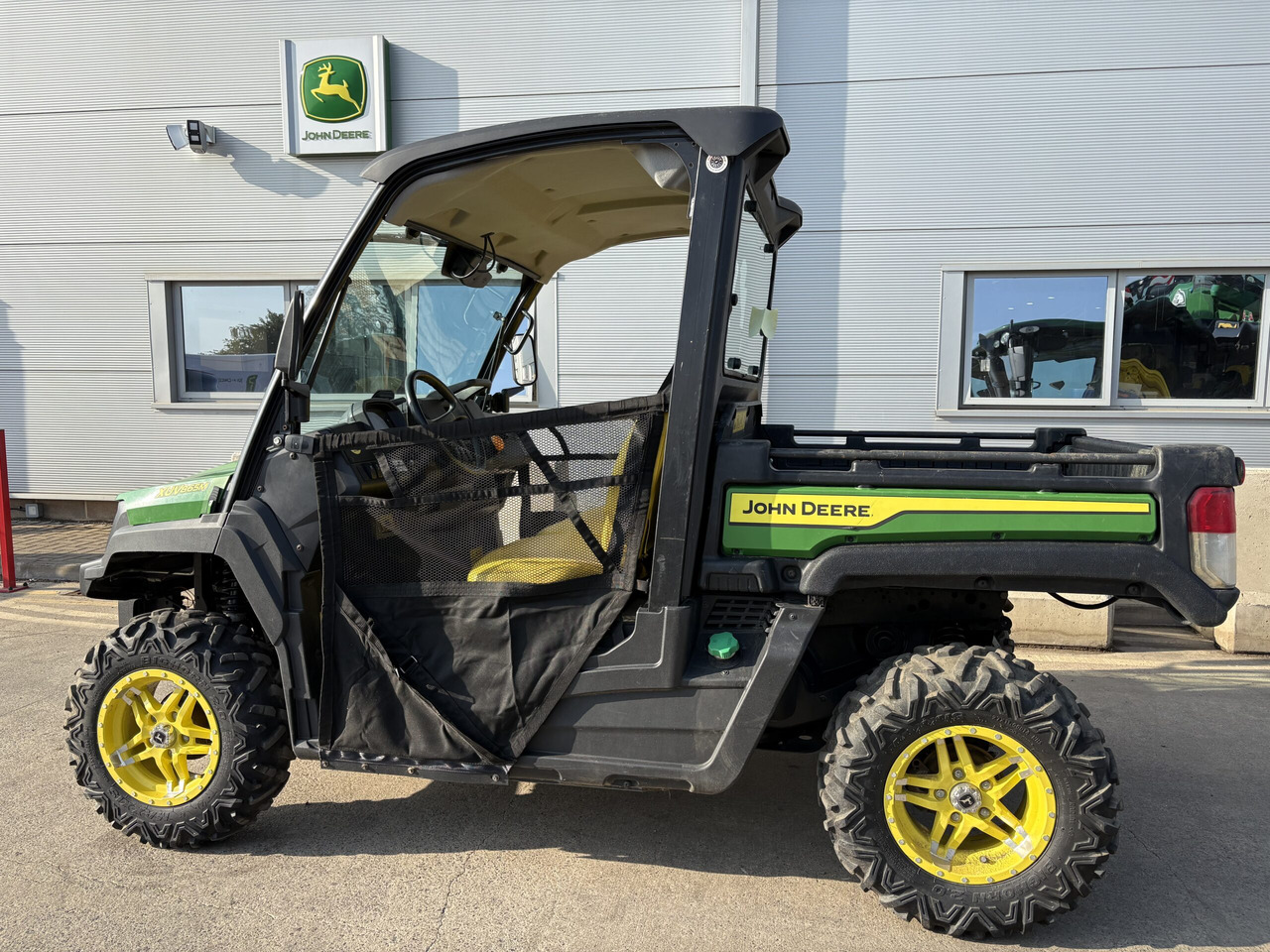 John Deere XUV865M - ATV: gambar 3 John Deere XUV865M - ATV: gambar 3