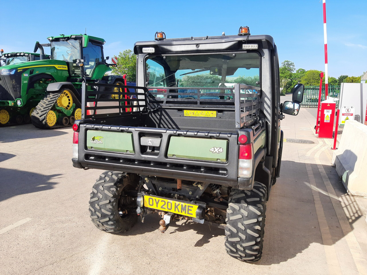 John Deere XUV865M - ATV: gambar 4 John Deere XUV865M - ATV: gambar 4