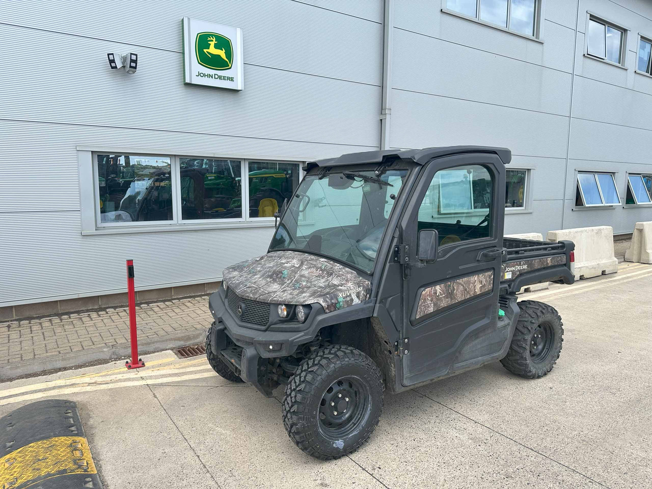 John Deere XUV865M - ATV: gambar 1 John Deere XUV865M - ATV: gambar 1