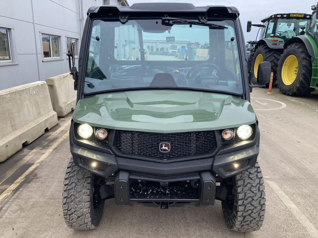 ATV John Deere XUV875M Gator: gambar 8