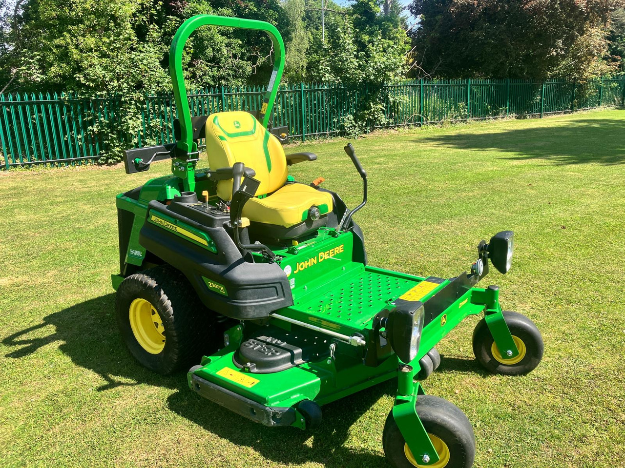 John Deere Z997R Z-Turn Mower - Mesin pemotong rumput: gambar 4 John Deere Z997R Z-Turn Mower - Mesin pemotong rumput: gambar 4