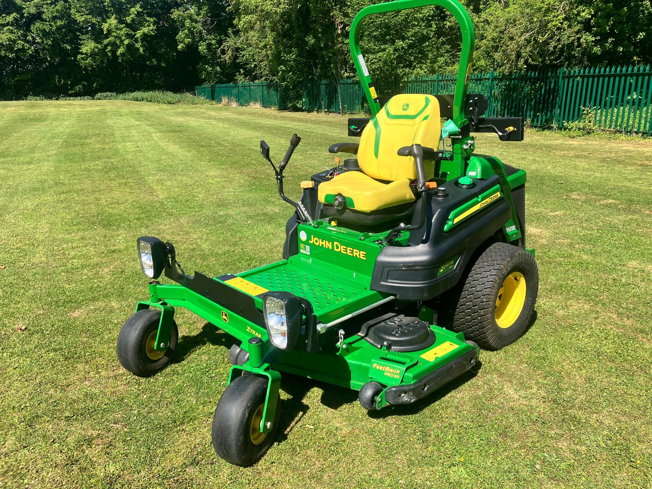 John Deere Z997R Z-Turn Mower - Mesin pemotong rumput: gambar 1 John Deere Z997R Z-Turn Mower - Mesin pemotong rumput: gambar 1