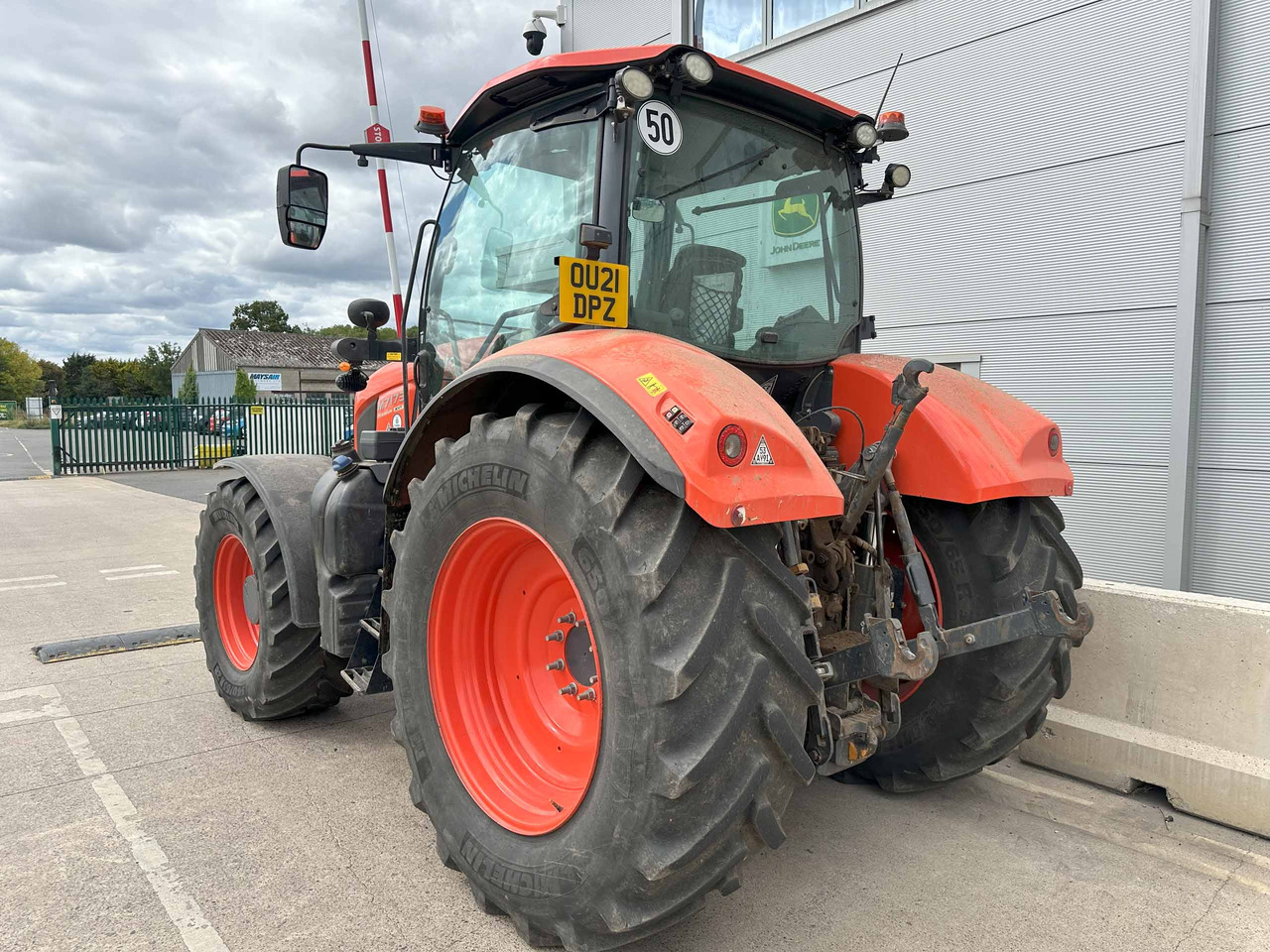 Kubota M7173 Premium KVT - Traktor: gambar 2 Kubota M7173 Premium KVT - Traktor: gambar 2