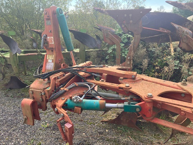 Kverneland LB100 Plough - Mesin pengolahan tanah: gambar 4 Kverneland LB100 Plough - Mesin pengolahan tanah: gambar 4