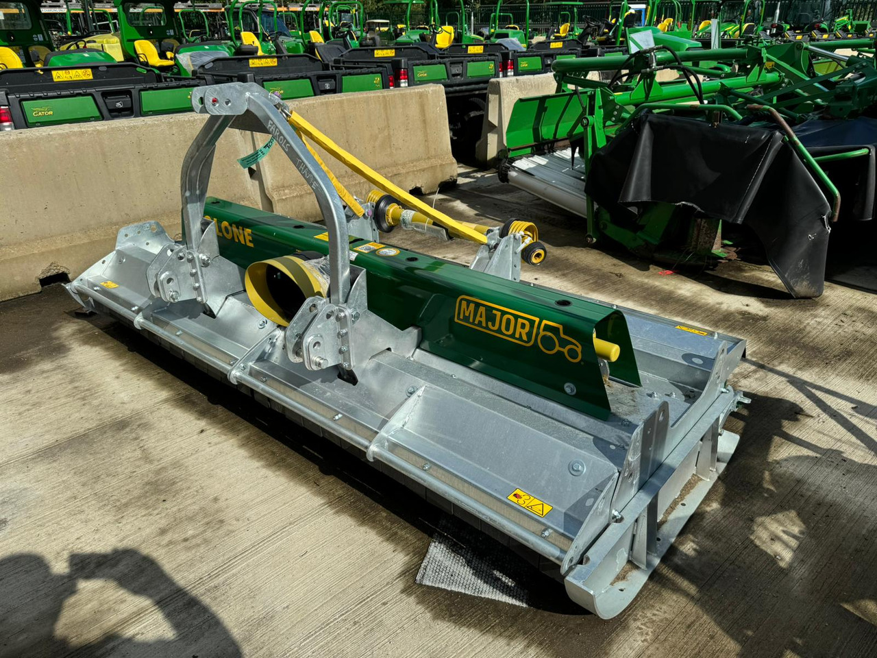 Major MJ31-280 - Mesin pemotong chopper/ Mulcher: gambar 1 Major MJ31-280 - Mesin pemotong chopper/ Mulcher: gambar 1