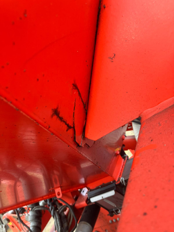 Menggabungkan bor benih Maschio Alitalia 3mtr drill with 3mtr Power Harrow: gambar 9