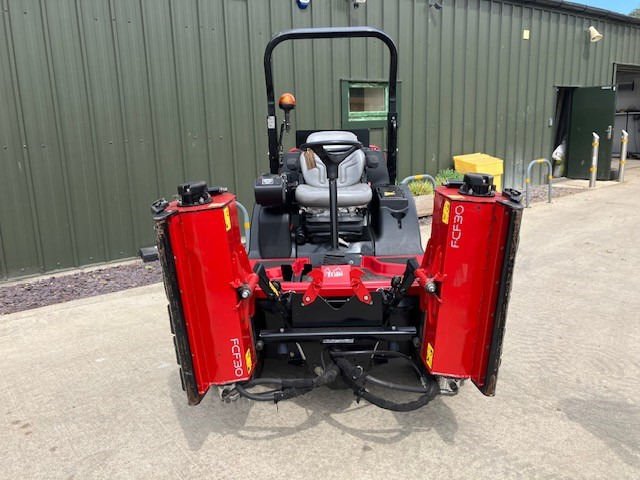 Toro LTF3000 Commercial Triple Flail Mower - Mesin pemotong rumput: gambar 2 Toro LTF3000 Commercial Triple Flail Mower - Mesin pemotong rumput: gambar 2