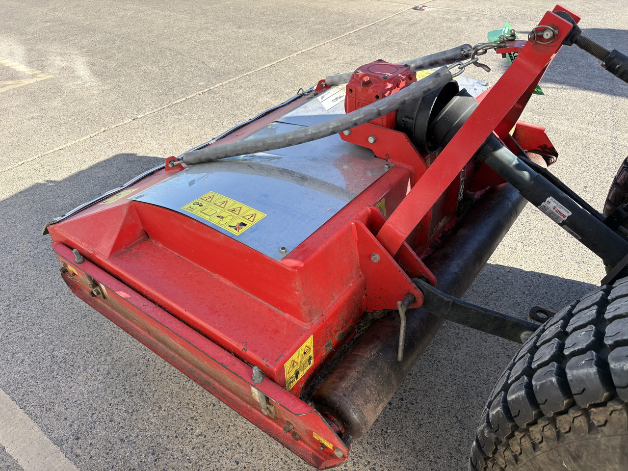 Trimax Striker 150 roller mower - Mesin pemotong rumput: gambar 2 Trimax Striker 150 roller mower - Mesin pemotong rumput: gambar 2
