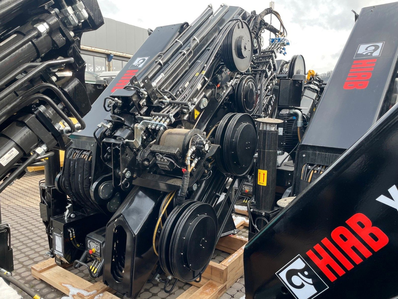 Kran HIAB X-HiPro858E-8 & Jib150x-6 - Truk derek: gambar 4 Kran HIAB X-HiPro858E-8 & Jib150x-6 - Truk derek: gambar 4