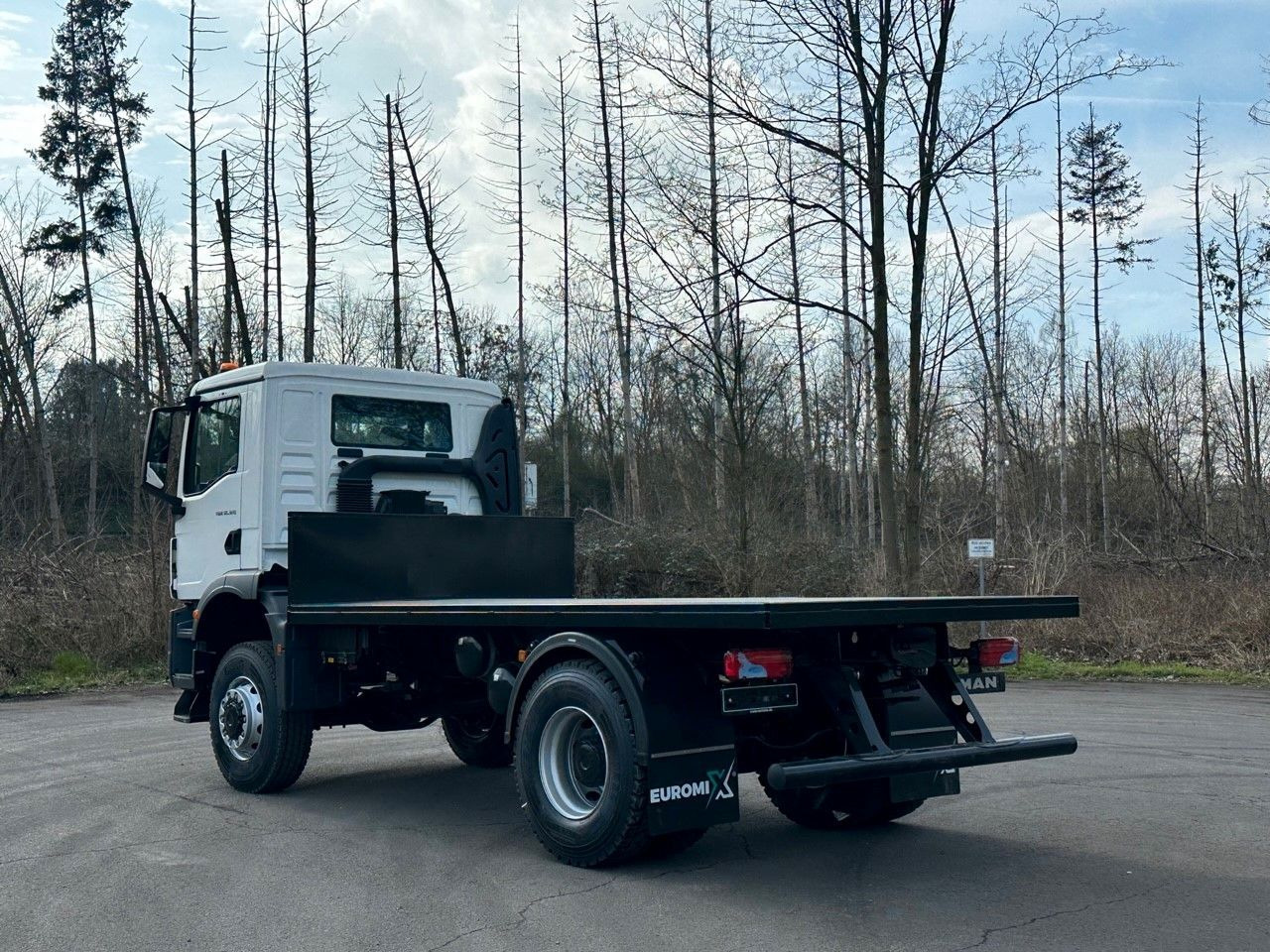MAN TGM 18.320 4x4 Euro 6e Plato - Truk flatbed: gambar 4 MAN TGM 18.320 4x4 Euro 6e Plato - Truk flatbed: gambar 4