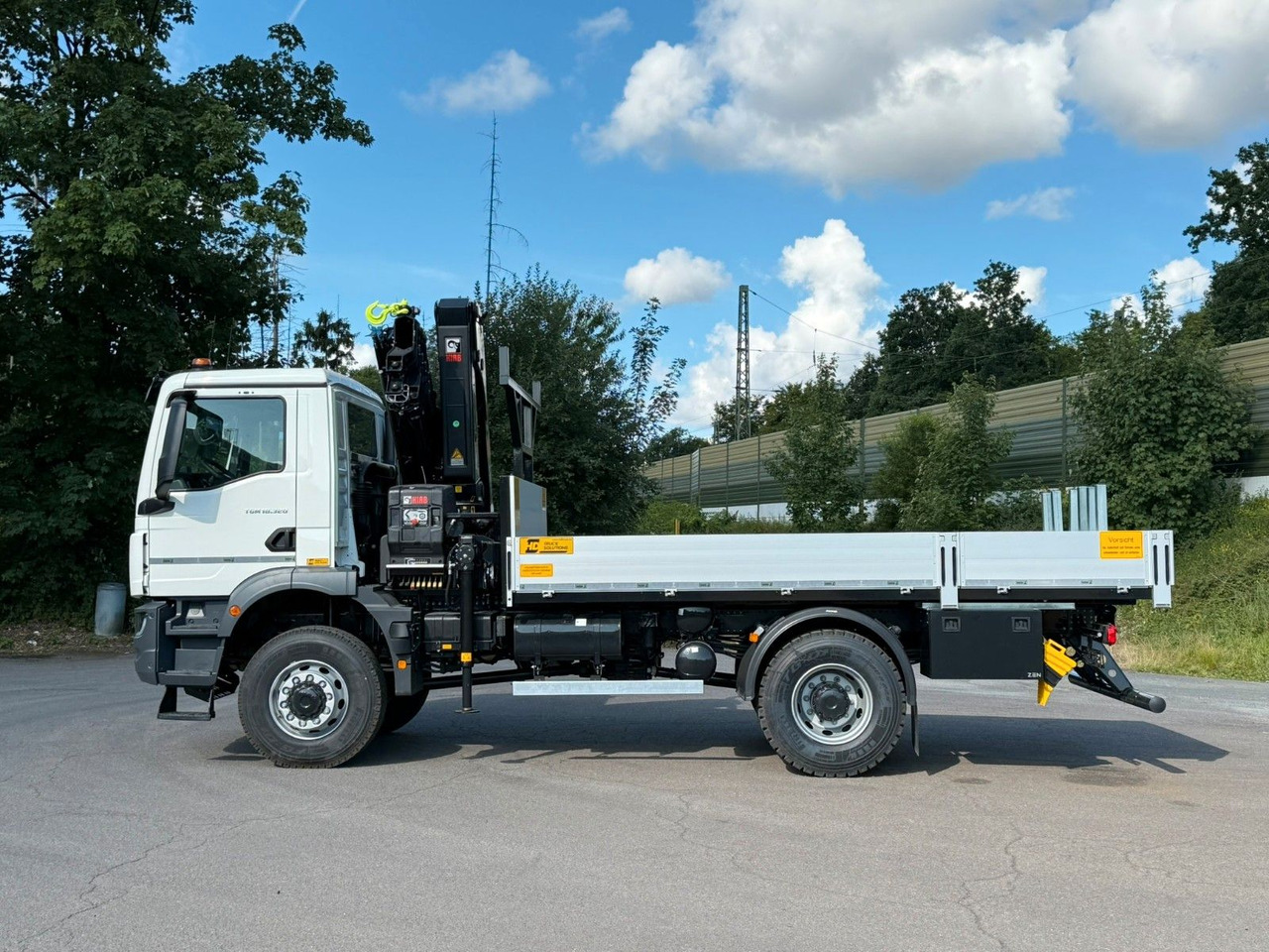 MAN TGM 18.320 4x4 Hiab 228-4 Kran - Truk derek: gambar 4 MAN TGM 18.320 4x4 Hiab 228-4 Kran - Truk derek: gambar 4