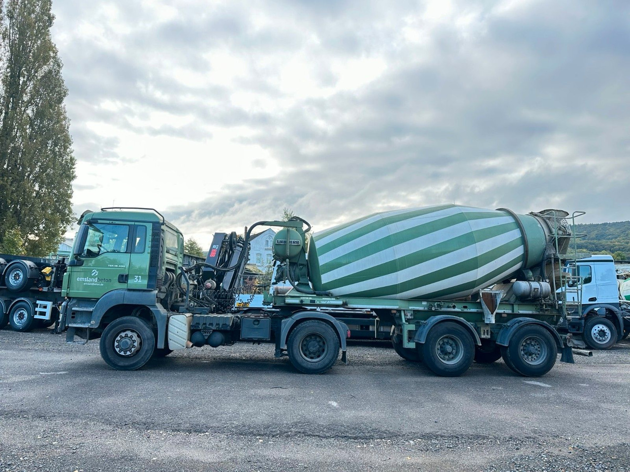 MAN TGS 18.400 Betomischer Auflieger 2Achs Liebherr - Truk pengaduk beton: gambar 1 MAN TGS 18.400 Betomischer Auflieger 2Achs Liebherr - Truk pengaduk beton: gambar 1