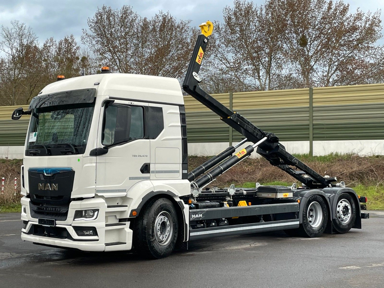 MAN TGS 26.480 6x2 Retarder Hyva 20-60 Abrollkipper - Hook lift: gambar 1 MAN TGS 26.480 6x2 Retarder Hyva 20-60 Abrollkipper - Hook lift: gambar 1