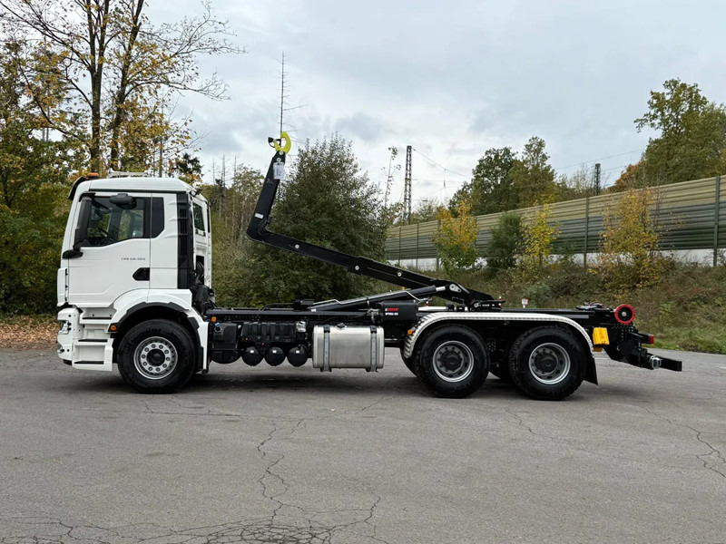 MAN TGS 26.520 MAN TGS 26.520 6x4 Retarder MulitLift 20S56 - Hook lift: gambar 2 MAN TGS 26.520 MAN TGS 26.520 6x4 Retarder MulitLift 20S56 - Hook lift: gambar 2