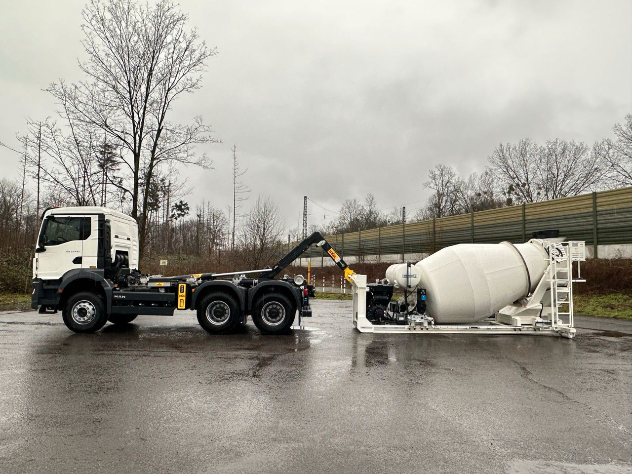 Hook lift, Truk derek MAN TGS 33.440 6x4 Euro6e Abroller + Fahrmischer: gambar 13
