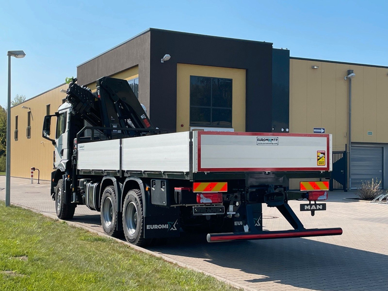 MAN TGS 33.440 6x4 HIAB 228-6 - Truk flatbed, Truk derek: gambar 5 MAN TGS 33.440 6x4 HIAB 228-6 - Truk flatbed, Truk derek: gambar 5