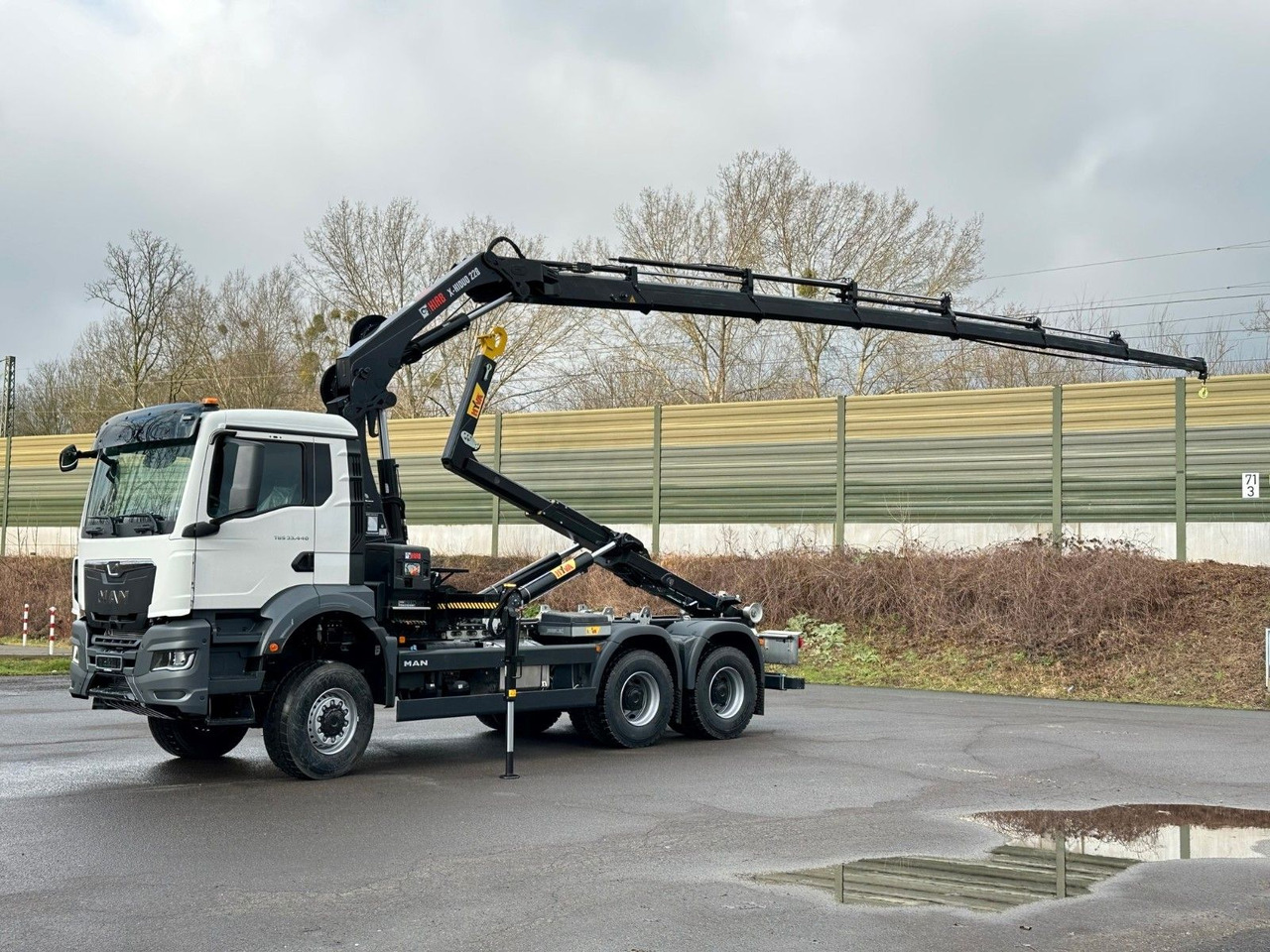 MAN TGS 33.440 6x6 BB Abrollkipper+Kran Hiab 228-6 - Hook lift, Truk derek: gambar 2 MAN TGS 33.440 6x6 BB Abrollkipper+Kran Hiab 228-6 - Hook lift, Truk derek: gambar 2
