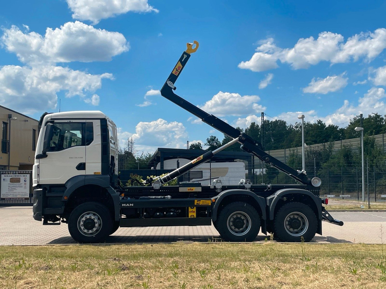 MAN TGS 33.440 6x6 Euro6e Hyva - Hiab MultiLift - Hook lift, Truk derek: gambar 3 MAN TGS 33.440 6x6 Euro6e Hyva - Hiab MultiLift - Hook lift, Truk derek: gambar 3