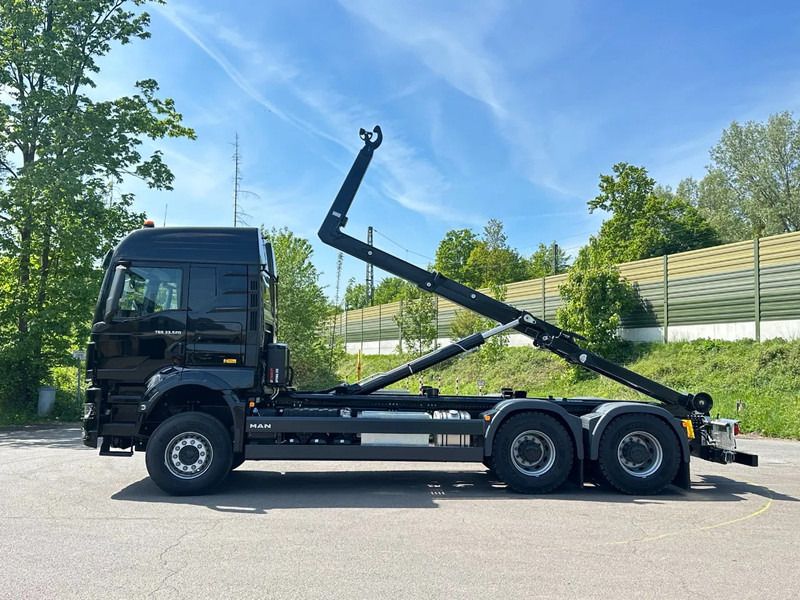 MAN TGS 33.520 MAN TGS 33.520 6X4 Euro6e Abrollkipper MULTILIFT - Hook lift: gambar 3 MAN TGS 33.520 MAN TGS 33.520 6X4 Euro6e Abrollkipper MULTILIFT - Hook lift: gambar 3