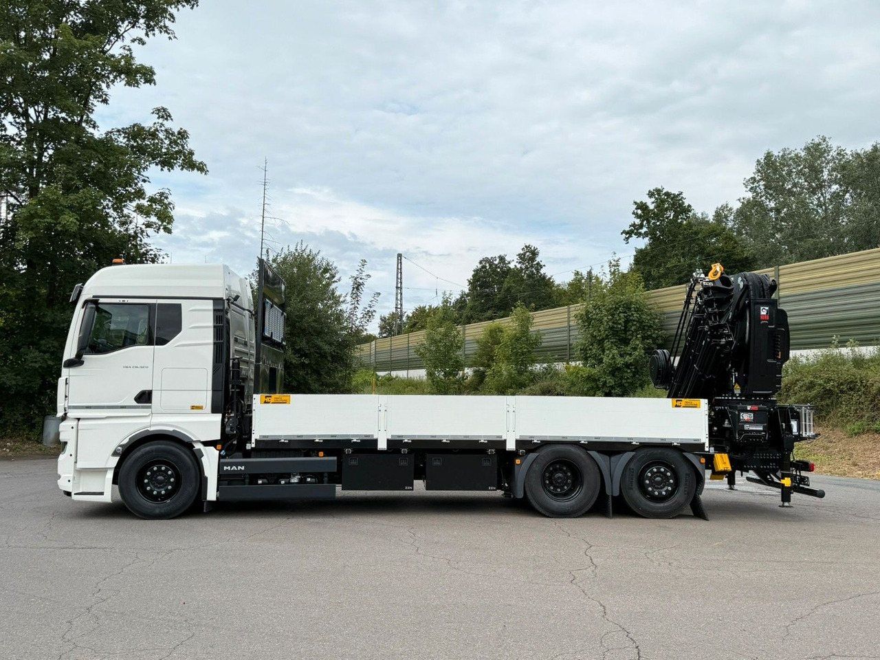 MAN TGX 26.520 TG3 Retarder / 6X2 Hiab 548 E 8 - Truk derek: gambar 4 MAN TGX 26.520 TG3 Retarder / 6X2 Hiab 548 E 8 - Truk derek: gambar 4