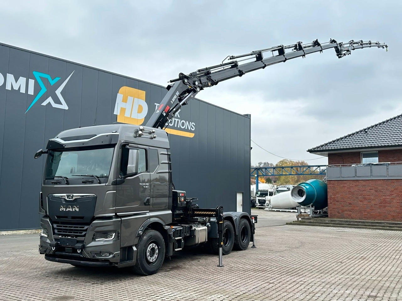 MAN TGX 26.580 6x4 Kran Hiab 302-6 + Jib-4 - Truk derek: gambar 2 MAN TGX 26.580 6x4 Kran Hiab 302-6 + Jib-4 - Truk derek: gambar 2