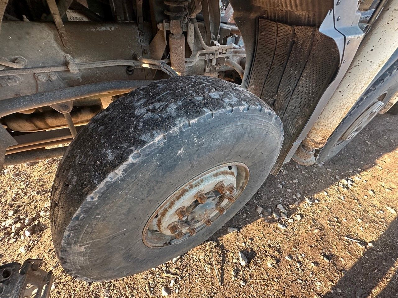 Truk pompa beton Volvo FM380 8X4 CIFA 28m Fahrmischer Pumpe: gambar 14