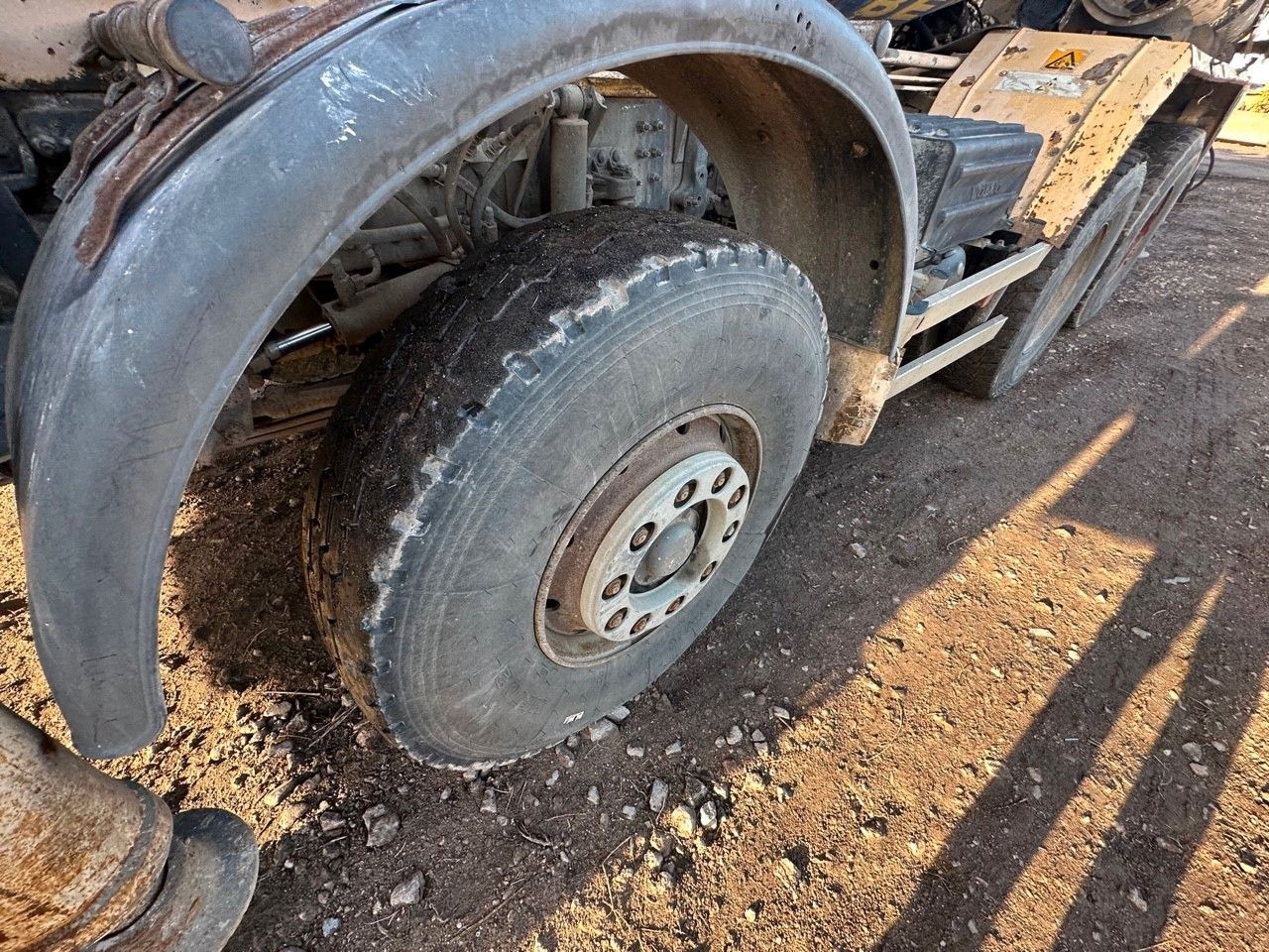Truk pompa beton Volvo FM380 8X4 CIFA 28m Fahrmischer Pumpe: gambar 15