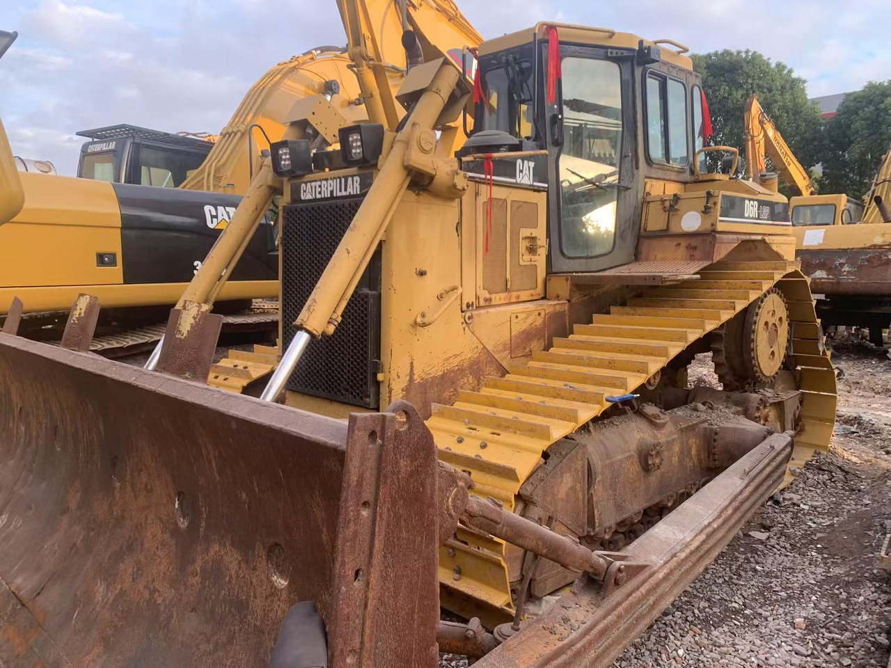 CATERPILLAR D6R - Bulldozer: gambar 2 CATERPILLAR D6R - Bulldozer: gambar 2
