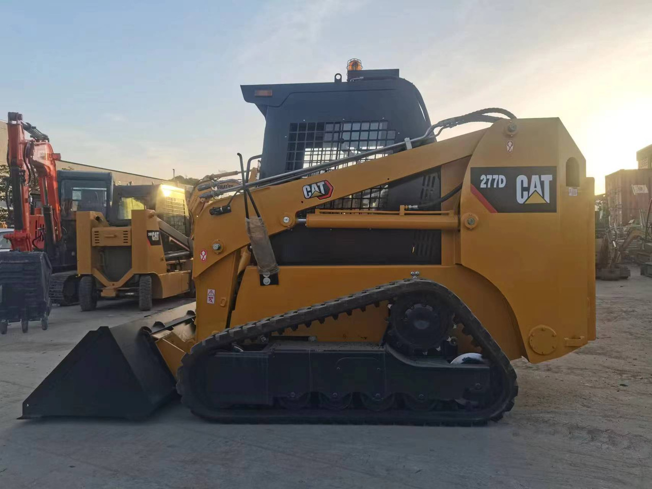 - Track loader yang ringkas: gambar 1 - Track loader yang ringkas: gambar 1