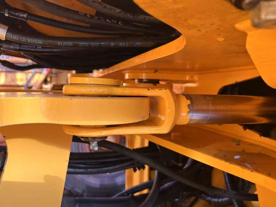 Good Condition Used L120Gz Wheel Loader VOLVO Used VOLVO L120G Loader Used Wheel Loader for Sale - Wheel loader: gambar 5 Good Condition Used L120Gz Wheel Loader VOLVO Used VOLVO L120G Loader Used Wheel Loader for Sale - Wheel loader: gambar 5