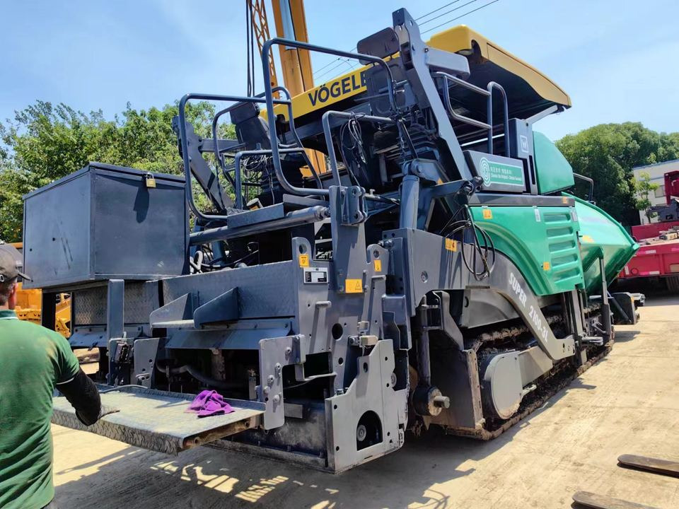 High Quality Used VOGELE 2100-3L Paver Construction Machinery Good Condition VOGELE Paver - Paver aspal: gambar 2 High Quality Used VOGELE 2100-3L Paver Construction Machinery Good Condition VOGELE Paver - Paver aspal: gambar 2