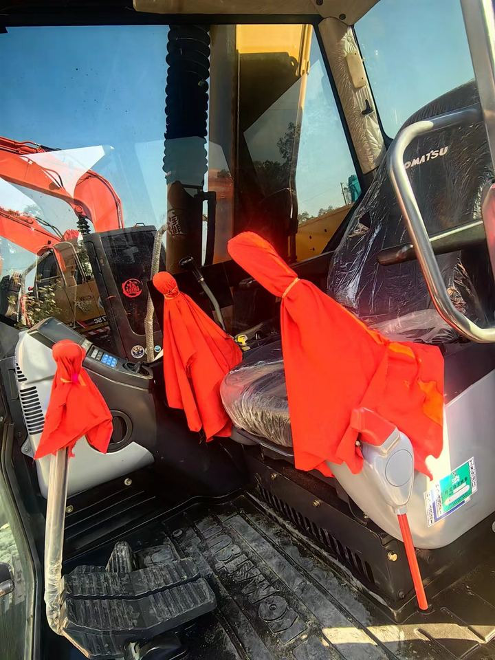 KOMATSU PC 70-8 - Ekskavator perayap: gambar 4 KOMATSU PC 70-8 - Ekskavator perayap: gambar 4