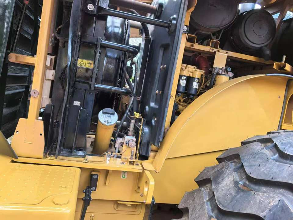 Original Cat Used Cat 950gc Wheel Loader Caterpillar 950gc Cat Loader Low Service Time - Wheel loader: gambar 5 Original Cat Used Cat 950gc Wheel Loader Caterpillar 950gc Cat Loader Low Service Time - Wheel loader: gambar 5