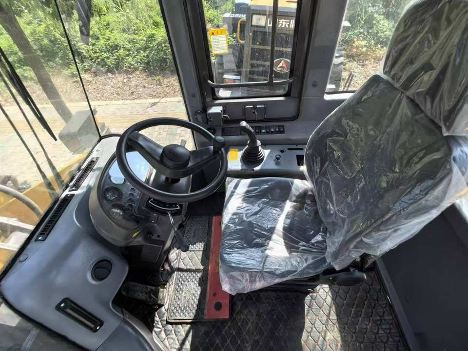 SDLG LG936l Earthmoving Equipment Wheel Loaders 4x4 3 Ton Compact New Small 936 Loader for Sale - Wheel loader: gambar 4 SDLG LG936l Earthmoving Equipment Wheel Loaders 4x4 3 Ton Compact New Small 936 Loader for Sale - Wheel loader: gambar 4