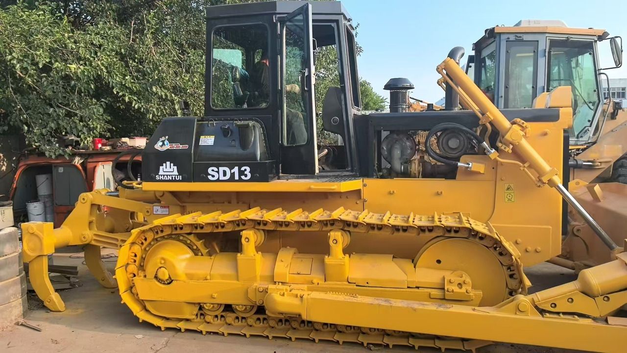 SHANTUI SD13 - Bulldozer: gambar 1 SHANTUI SD13 - Bulldozer: gambar 1
