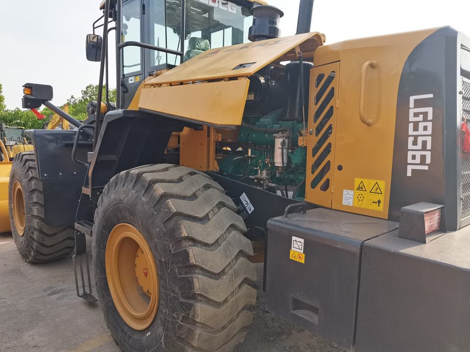 Second Hand SDLG LG956L Front End Loader Diesel 4WD 3.0m3 Bucket 16500kg SDLG LG956L Wheel Loader - Wheel loader: gambar 3 Second Hand SDLG LG956L Front End Loader Diesel 4WD 3.0m3 Bucket 16500kg SDLG LG956L Wheel Loader - Wheel loader: gambar 3