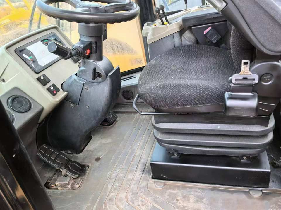 Used Caterpillar 950G RC Wheel Loader Reconditioned Cat 950 with Core Engine Backhoe or Front Loader for Sale - Wheel loader: gambar 3 Used Caterpillar 950G RC Wheel Loader Reconditioned Cat 950 with Core Engine Backhoe or Front Loader for Sale - Wheel loader: gambar 3