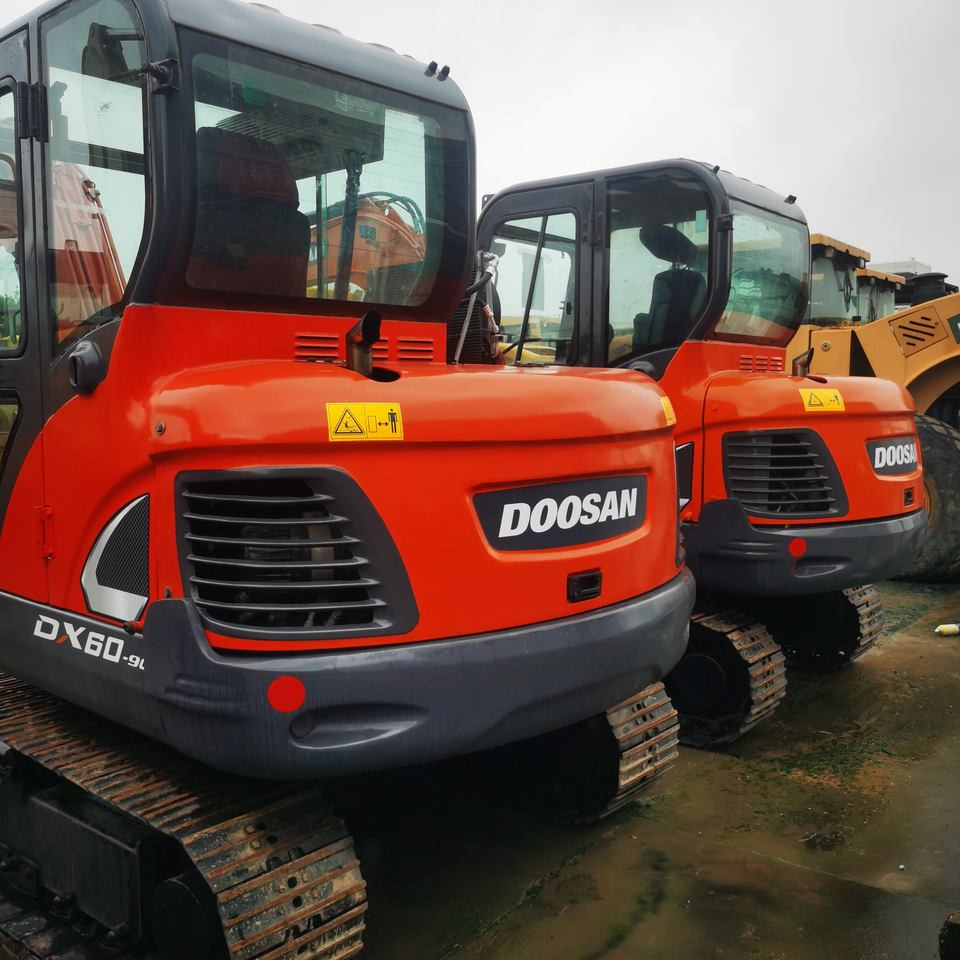 Used Original Japan Mini Shanghai Excavator Doosan DX60 Excavator 95% New Low Price High Quality Selling Doosan DX-60 Doosan 60 - Ekskavator mini: gambar 4 Used Original Japan Mini Shanghai Excavator Doosan DX60 Excavator 95% New Low Price High Quality Selling Doosan DX-60 Doosan 60 - Ekskavator mini: gambar 4